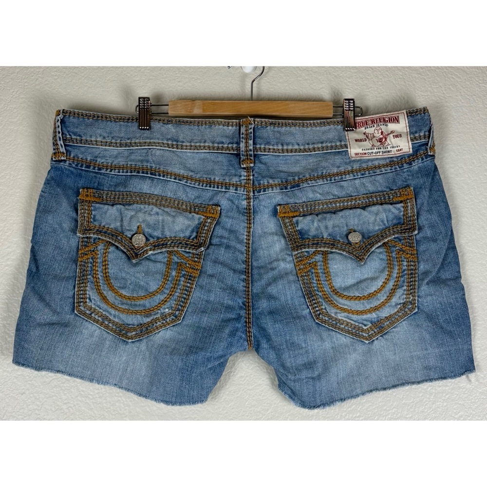 True Religion Straight Cut-Off Shorts Mega Light Blue Denim, size 42
